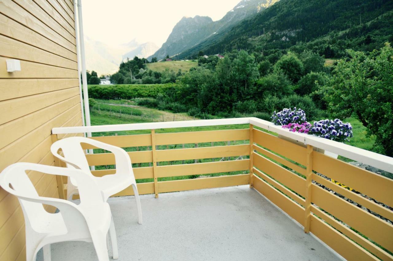 Naustvoll Villa โอลเดน ภายนอก รูปภาพ